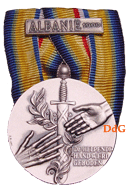 Herinneringsmedaille voor Humanitaire Hulpverlening bij Rampen met gesp Albanie 1999
